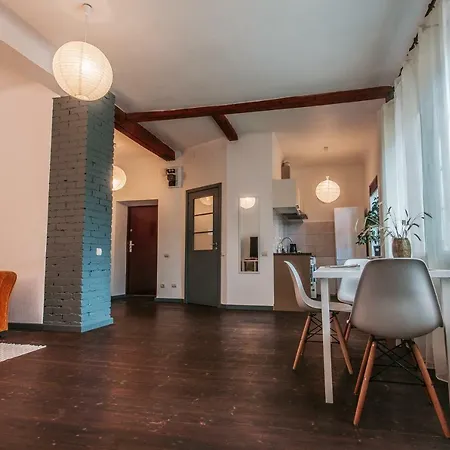 2 Loft Near Airport And Oldriga And Centre דירה